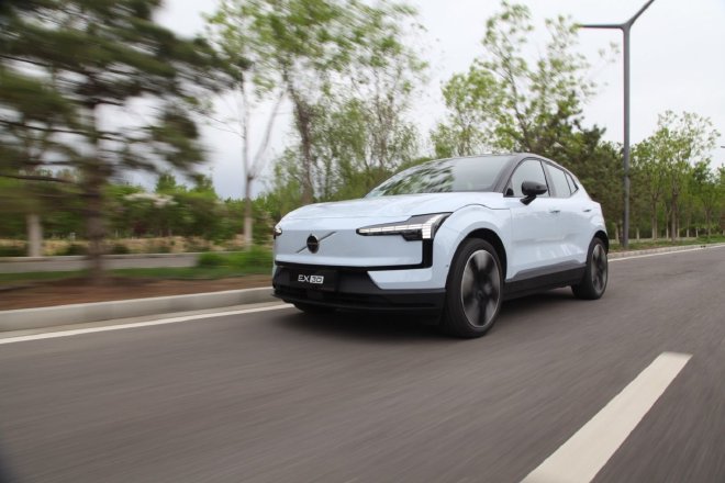 性能强悍有个性 试驾沃尔沃EX30四驱版车型