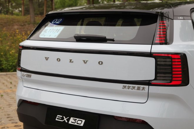 性能强悍有个性 试驾沃尔沃EX30四驱版车型