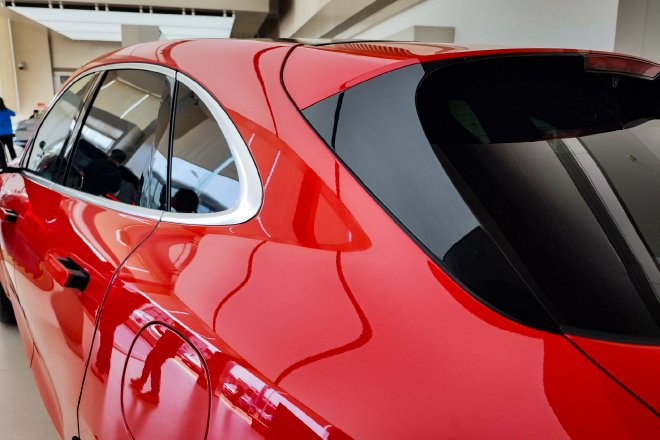 “鲜衣怒马”不为过 AITO问界新M5到店实拍