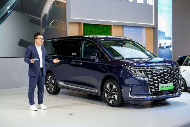 瑞风RF8 MPV鸿蒙版亮相粤港澳车展