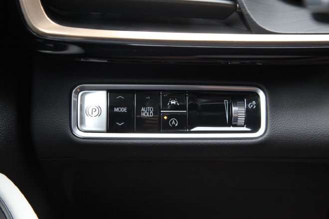 空间够大配置全 试驾全新一代别克昂科威Plus