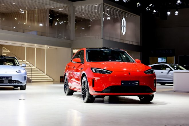 赛力斯汽车重庆车展实力圈粉,OTA再升级