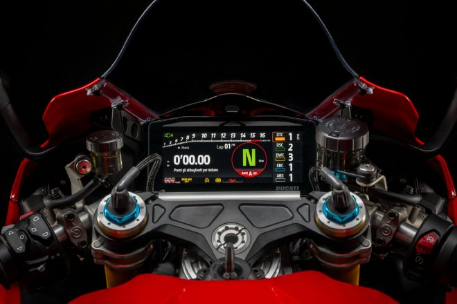 全新杜卡迪 Panigale V4:匠心传承 骑迹无限