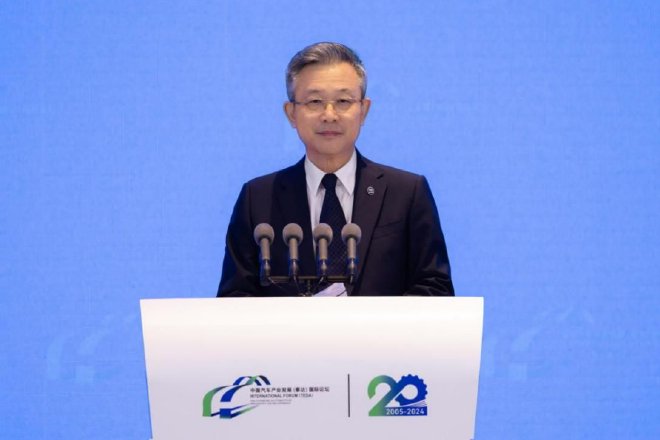 中国汽车技术研究中心有限公司党委书记、董事长 安铁成