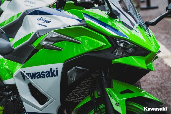 川崎摩托发布新款Ninja 500与Z500:动力升级与设计革新引领中量级市场