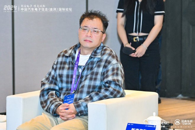 2024中国汽车电子信息(金凤)国际论坛专访 理想智己等聊智驾新规程