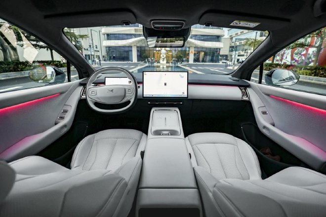 试驾小鹏P7+ 性价比极高的全能选手