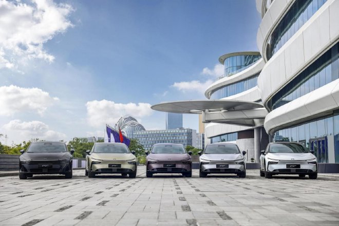 试驾小鹏P7+ 性价比极高的全能选手