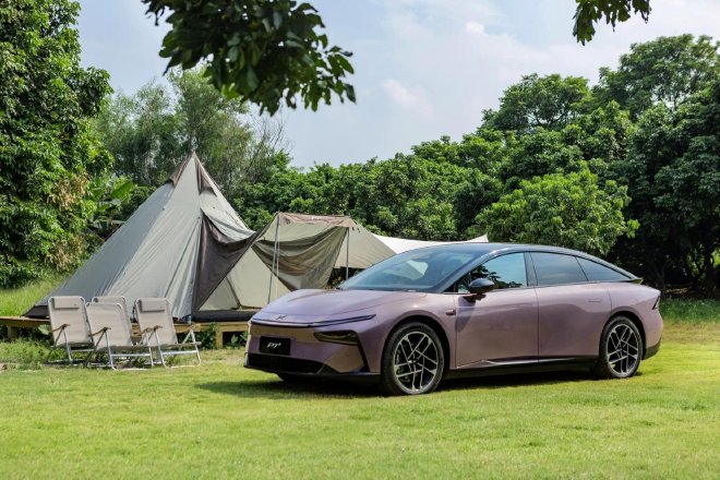 试驾小鹏P7+ 性价比极高的全能选手