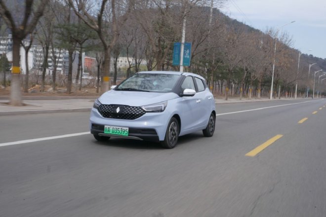 一款均衡实用、一款小巧灵活 试驾羿驰05&易至EV3 Plus