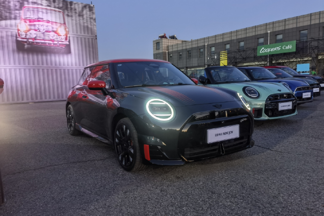 限时礼遇价22.48万元起 全新电动MINI JCW双车上市