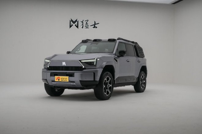 年轻化设计+HUAWEI ADS 4 静态实拍猛士817