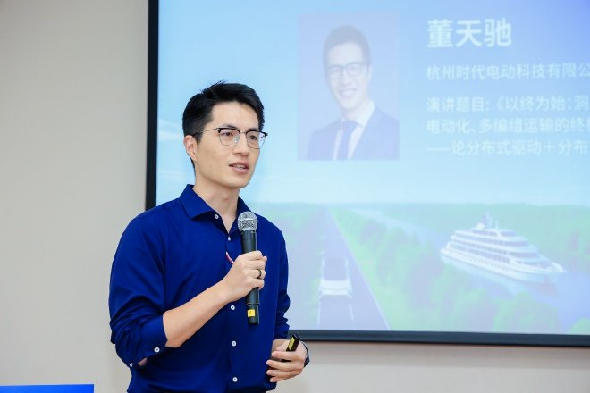 公路列车、电动游艇与飞行器引领万亿产业变革