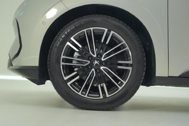 越级实力重新定义A0级纯电家轿 静态体验极狐T1