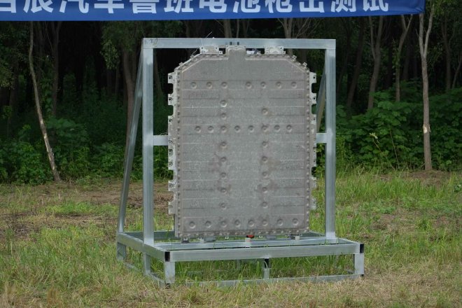 枪击+坦克碾压!鲁班电池2.0这次扛得住吗?