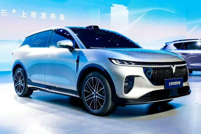 全新岚图知音上市 搭载乾崑智驾ADS 4与鸿蒙座舱5