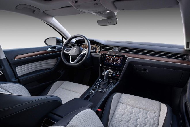 一汽-大众迈腾3000万辆甄选款上市 起售价17.49万元