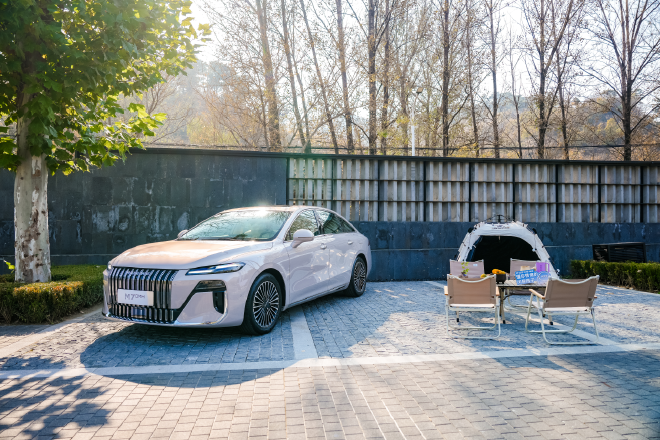 深度体验荣威M7 DMH豆包深度思考大模型