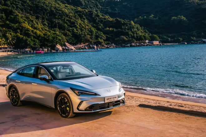 极狐全新阿尔法S5上市 补贴后售价9.98万元起