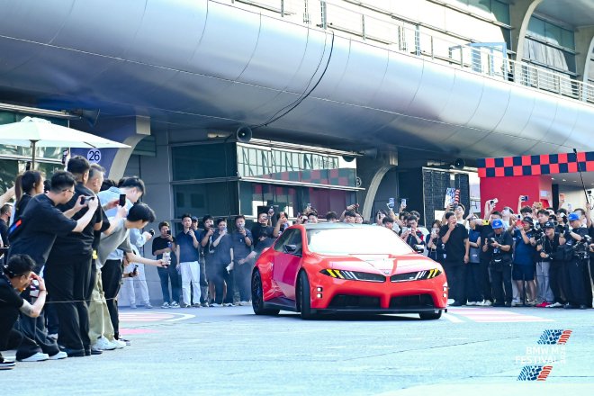 BMW M新世代概念车中国首秀 纯电高性能路线正式亮牌