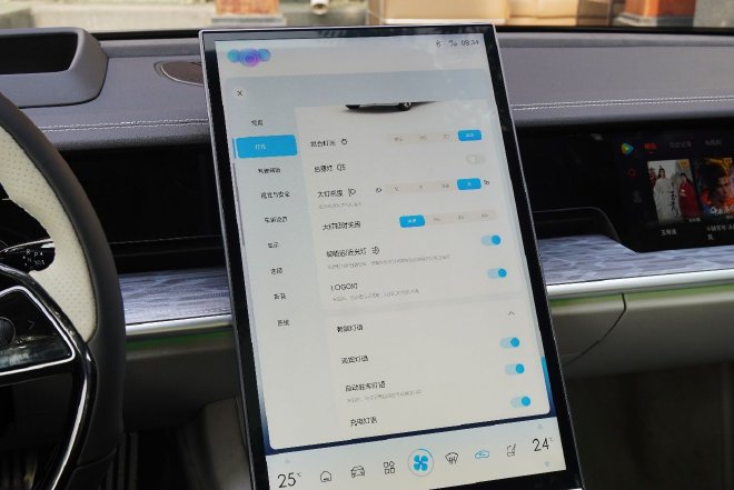 配置升级价格喜人 试驾2024款哪吒S 增程后驱1060版