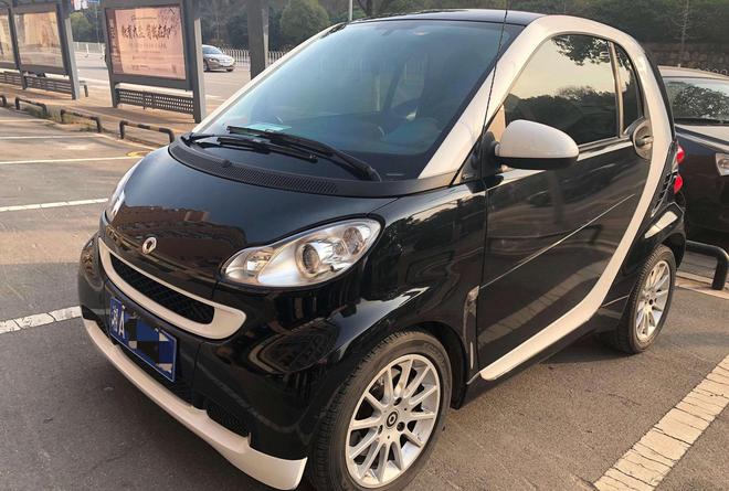 吉利又成“接锅侠”?入股奔驰smart,这把牌该怎么打