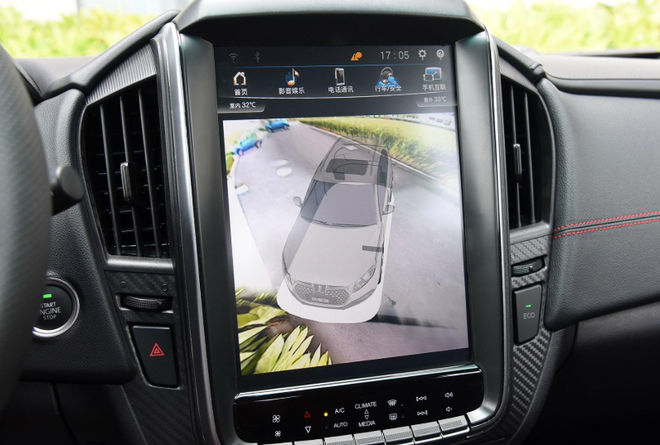 这些透明黑科技 让你坐在车里随时享受上帝视角