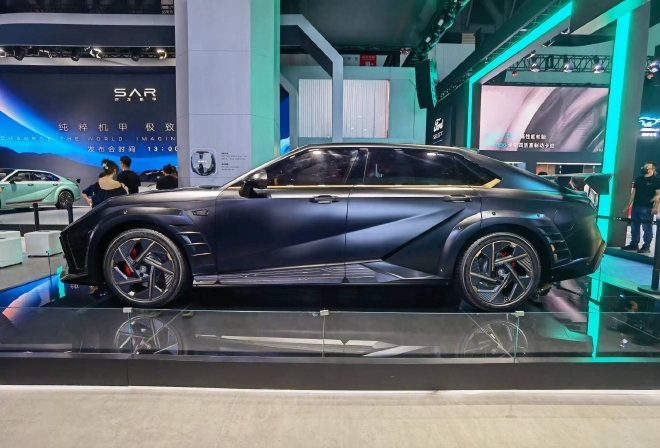 2022成都车展:沙龙机甲龙重装概念版与EVA限定版亮相