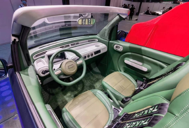 2023上海车展探馆:一汽奔腾T90与小马