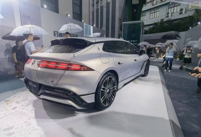 2024腾势汽车科技日:腾势Z9GT开启预售 易三方正式发布