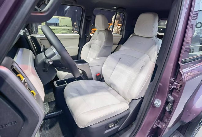 2025上海车展: iCAR新色与特别版车型探馆