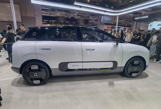 2025上海车展:奇瑞全新QQ概念车亮相