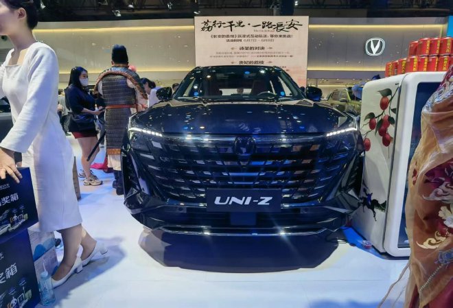 2025重庆国际车展:2025款长安UNI-Z正式亮相