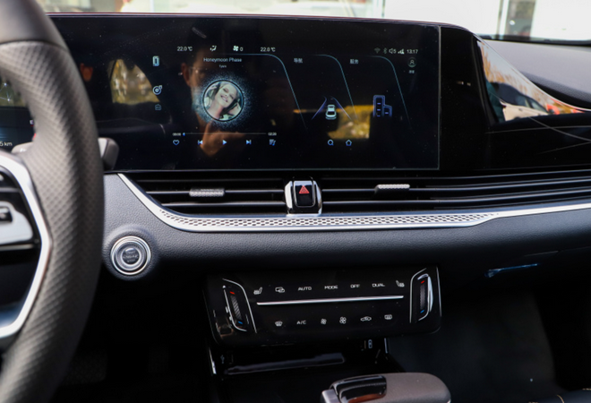 要空间也要动力 家轿选奔腾B70 2.0T还是吉利星瑞