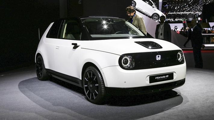 本田e车机细节曝光 搭载语音助手 5块屏幕很亮眼！