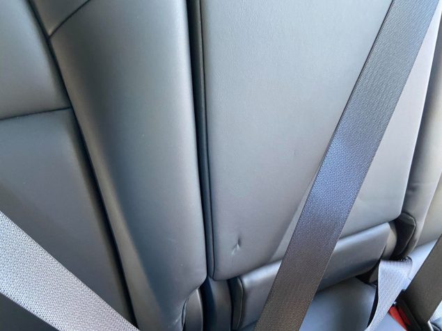 特斯拉交付Model Y新车质量问题严重 座椅甚至未固定