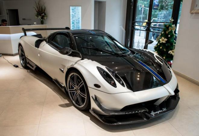 帕加尼发布Huayra BC Roadster预告图