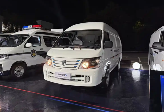 金杯全系产品焕新上市 共五款新车售7.69万元起