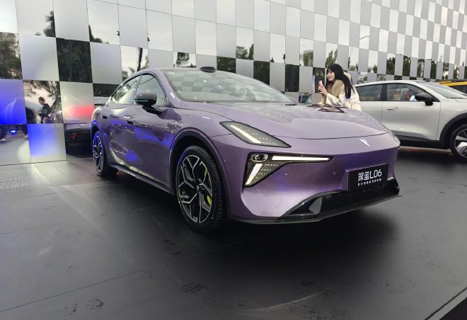 限时惊喜价13.29-15.49万元 深蓝L06正式上市