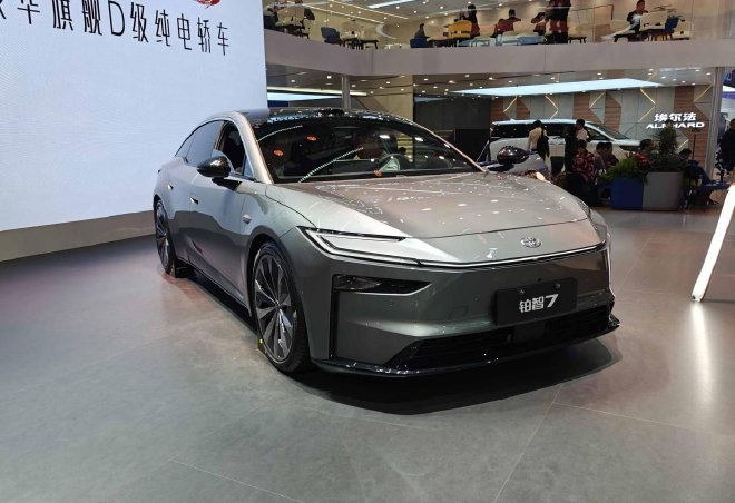 2025广州车展:20万级纯电旗舰 广汽丰田铂智7亮相