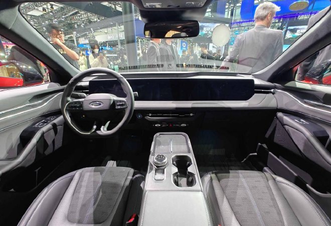 2025广州车展:新福特蒙迪欧/福特智趣烈马同步亮相