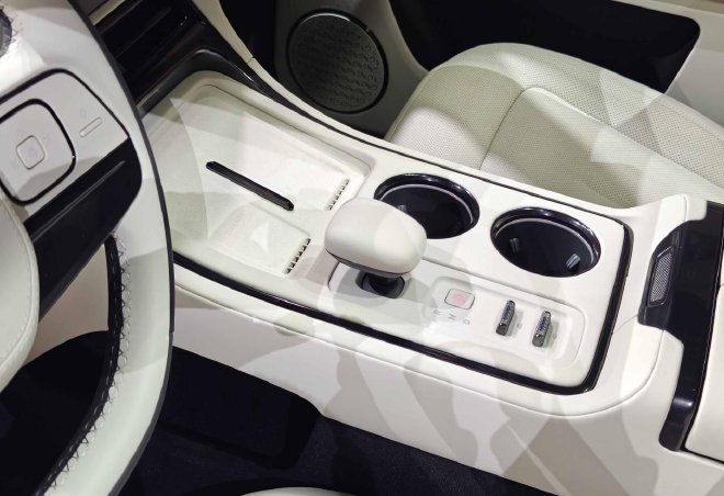 2025广州车展:极石ADAMAS 首秀