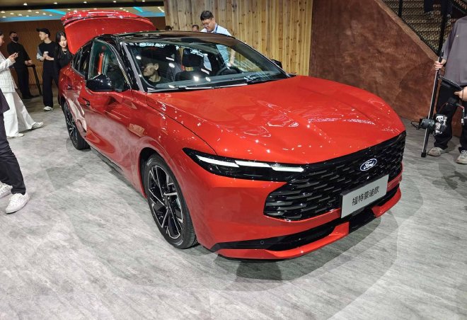 2025广州车展：新福特蒙迪欧/福特智趣烈马同步亮相