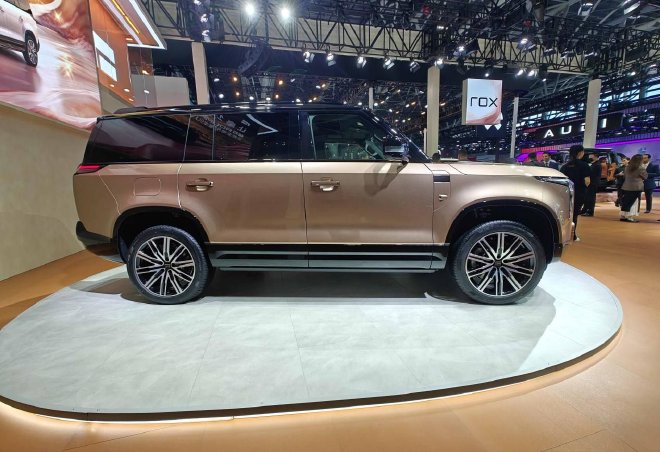 2025广州车展:极石ADAMAS 首秀