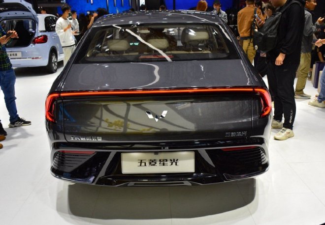 五菱首款家轿 五菱星光究竟实力几何