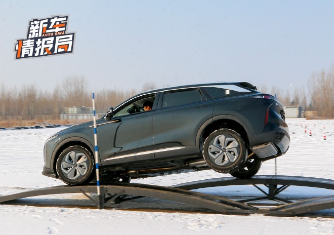 四驱过硬/实测零百加速7.81秒 场地试驾星途瑶光