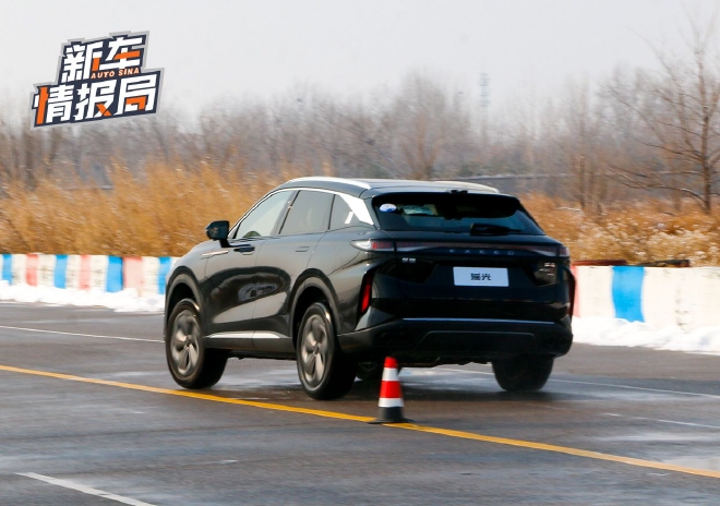 四驱过硬/实测零百加速7.81秒 场地试驾星途瑶光