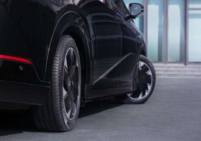 一台智能豪华纯电MPV该是什么样 来看小鹏X9给的答案