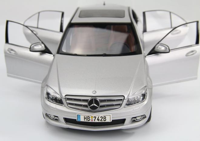 戴姆勒12万辆威霆及C级车面临“柴油门”调查