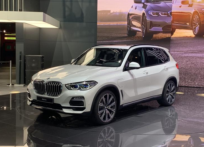 2019日内瓦车展:全新宝马X5 xDrive45e亮相